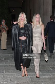Poppy Delevingne feet photo 1