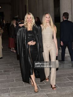 Poppy Delevingne feet photo 18