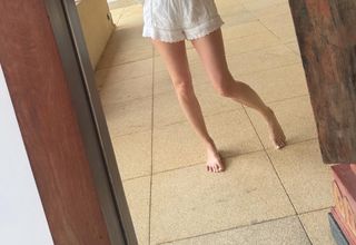 Poppy Delevingne feet photo 4