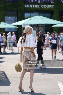 Poppy Delevingne feet photo 4