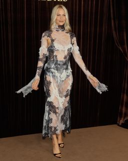 Poppy Delevingne feet photo 1