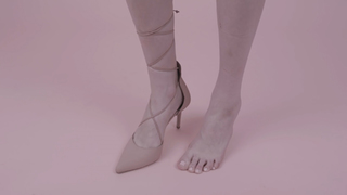 Poppy feet photo thumbnail