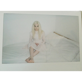 Poppy feet photo thumbnail