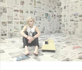 Poppy feet photo thumbnail