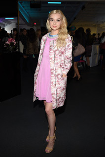 Poppy feet photo thumbnail