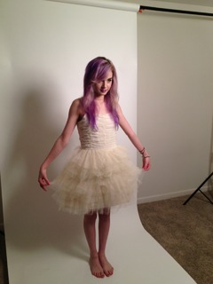 Poppy feet photo thumbnail