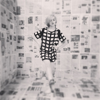 Poppy feet photo thumbnail