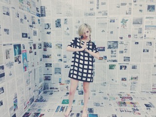 Poppy feet photo thumbnail