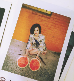 Poppy feet photo thumbnail