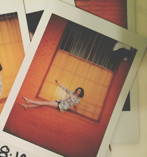 Poppy feet photo thumbnail