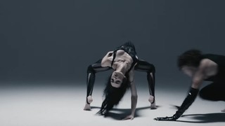 Poppy feet photo thumbnail