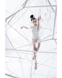 Poppy feet photo thumbnail