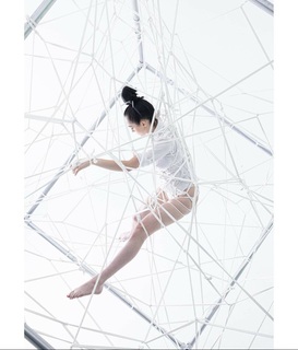 Poppy feet photo thumbnail