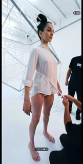 Poppy feet photo thumbnail