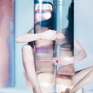 Poppy feet photo thumbnail