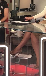 Poppy Harlow feet photo 3