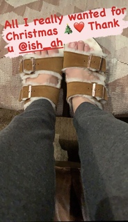Poppy Harlow feet photo 17