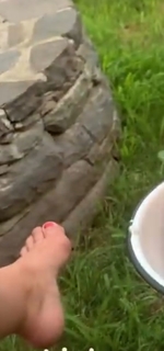 Poppy Harlow feet photo 15
