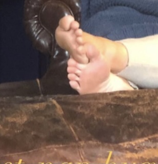 Poppy Harlow feet photo 14