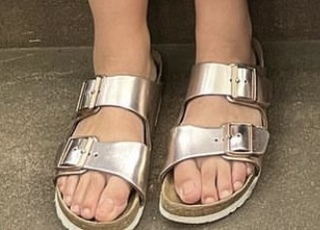 Poppy Harlow feet photo 10