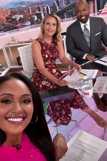 Poppy Harlow feet photo 2