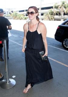 Poppy Montgomery feet photo thumbnail