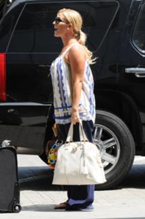Poppy Montgomery feet photo thumbnail