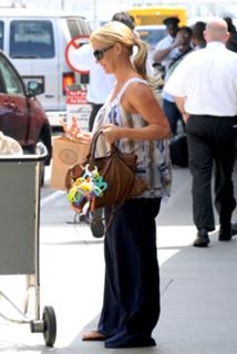 Poppy Montgomery feet photo thumbnail