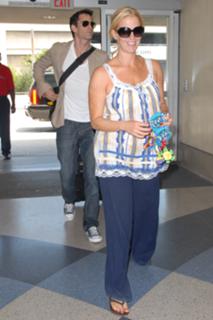 Poppy Montgomery feet photo thumbnail
