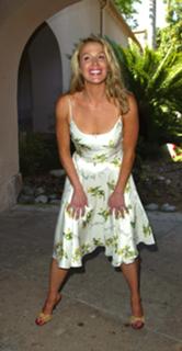 Poppy Montgomery feet photo thumbnail