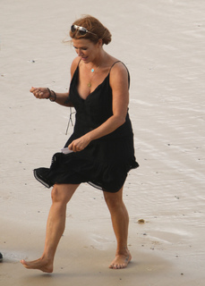 Poppy Montgomery feet photo thumbnail
