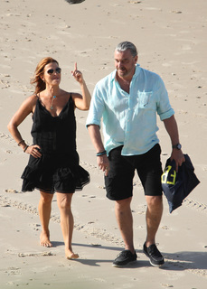 Poppy Montgomery feet photo thumbnail