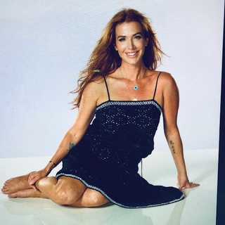 Poppy Montgomery feet photo thumbnail