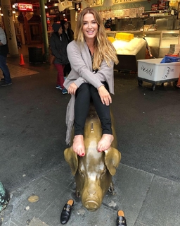 Poppy Montgomery feet photo thumbnail