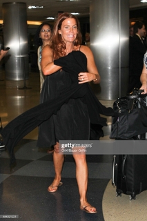 Poppy Montgomery feet photo thumbnail