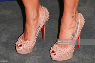 Poppy Montgomery feet photo thumbnail