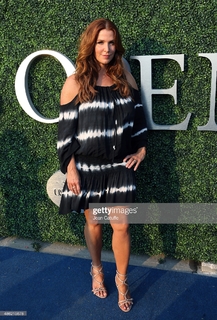 Poppy Montgomery feet photo thumbnail