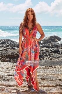 Poppy Montgomery feet photo thumbnail