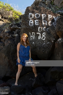 Poppy Montgomery feet photo thumbnail