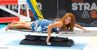 Poppy Montgomery feet photo thumbnail