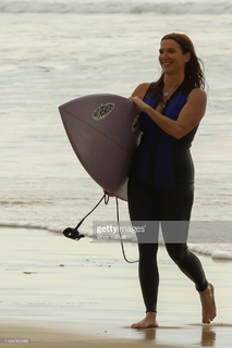 Poppy Montgomery feet photo thumbnail