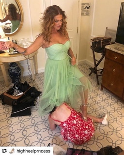 Poppy Montgomery feet photo thumbnail