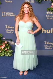 Poppy Montgomery feet photo thumbnail