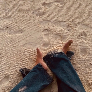 Poppy Montgomery feet photo thumbnail