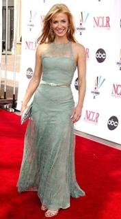 Poppy Montgomery feet photo thumbnail