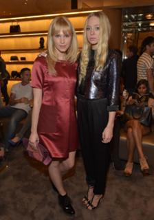 Portia Doubleday feet photo thumbnail