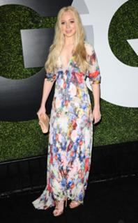 Portia Doubleday feet photo thumbnail
