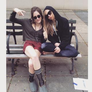 Portia Doubleday feet photo thumbnail