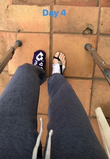 Portia Doubleday feet photo thumbnail