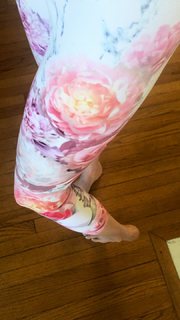 Portia Doubleday feet photo thumbnail